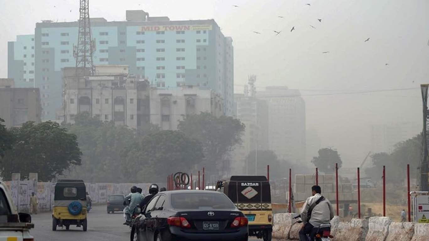کراچی میں ہوائوں کی سمت تبدیل، فضائی آلودگی میں خطرناک اضافہ
