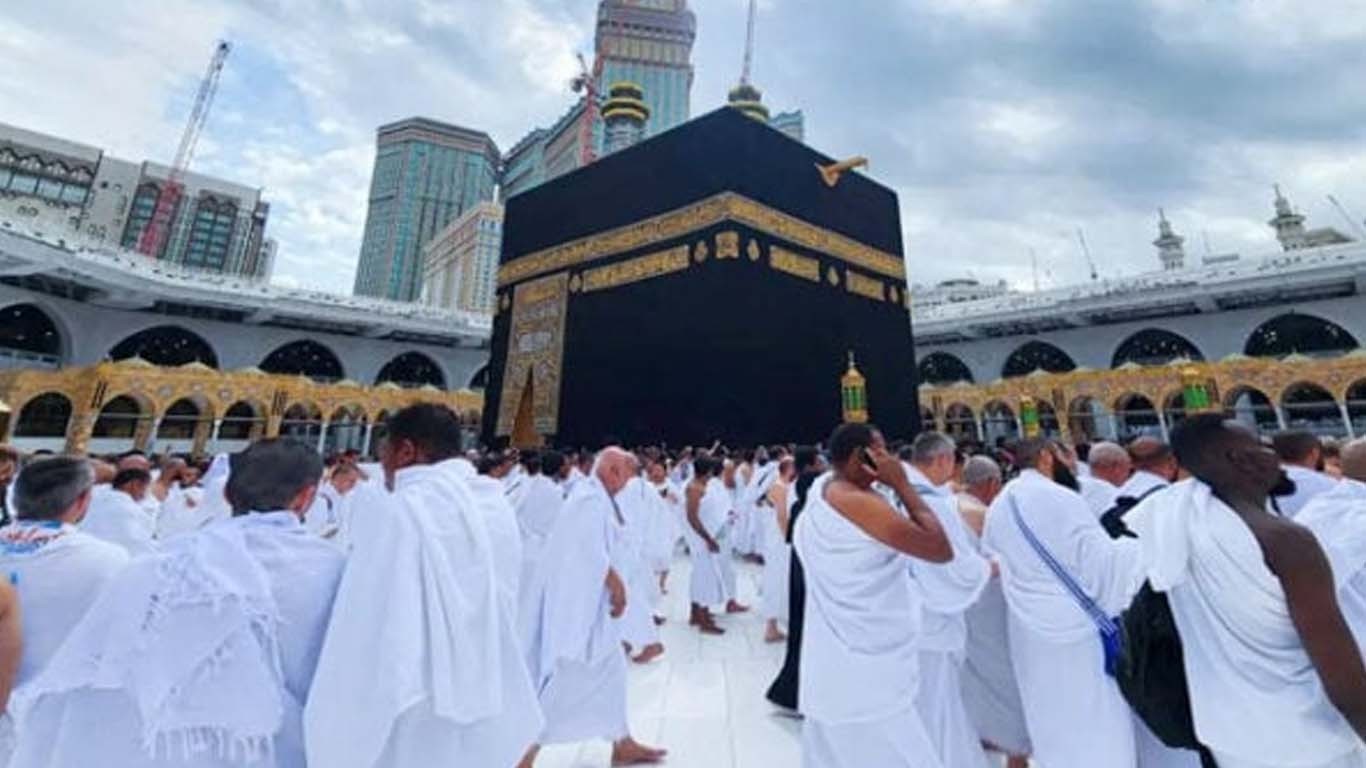 حجاج کو گرمی سے محفوظ رکھنے والا ٹھنڈا احرام ایجاد