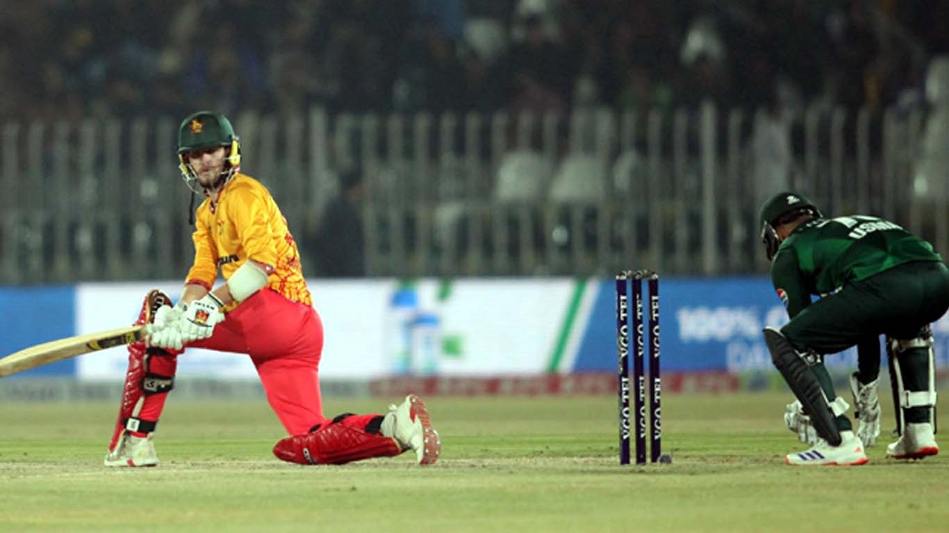 سہ ملکی ٹی ٹوئنٹی سیریز، پاکستان زمبابوے کے خلاف پہلے ٹی ٹوئنٹی میں 5 وکٹوں سے کامیاب