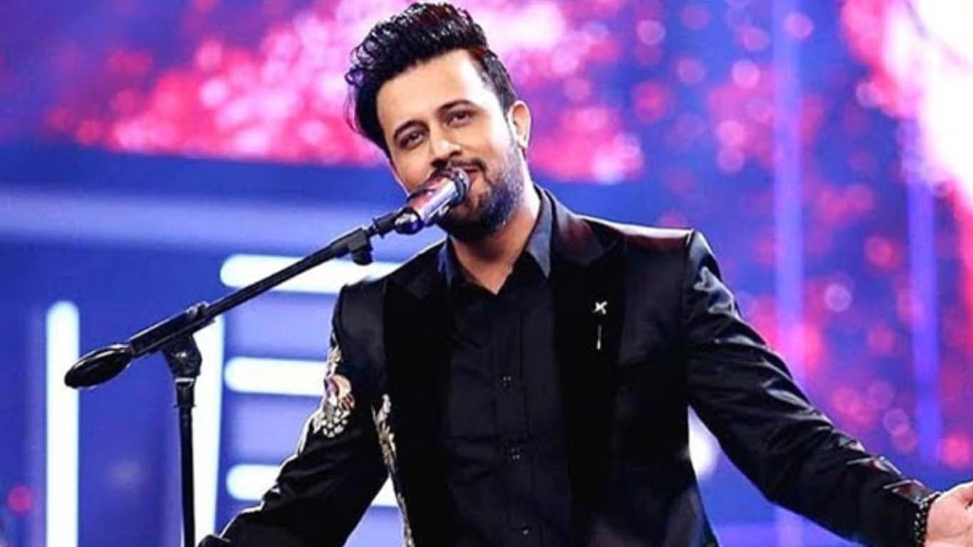 عاطف اسلم کو کنسرٹ میں ڈانس کرنا مہنگا پڑ گیا