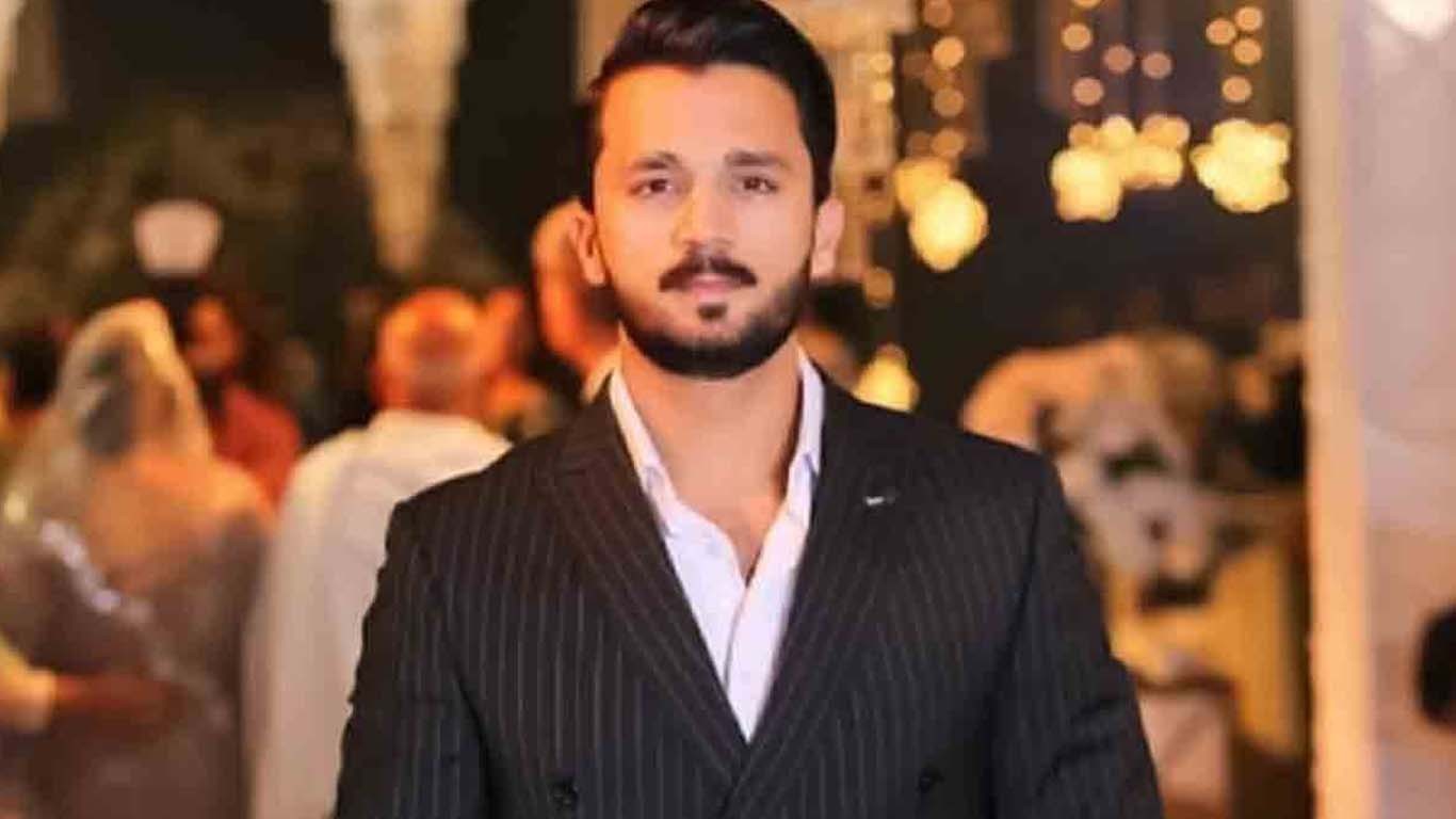 رجب بٹ کی اوور ایکٹنگ وائرل، صارفین کی شدید تنقید