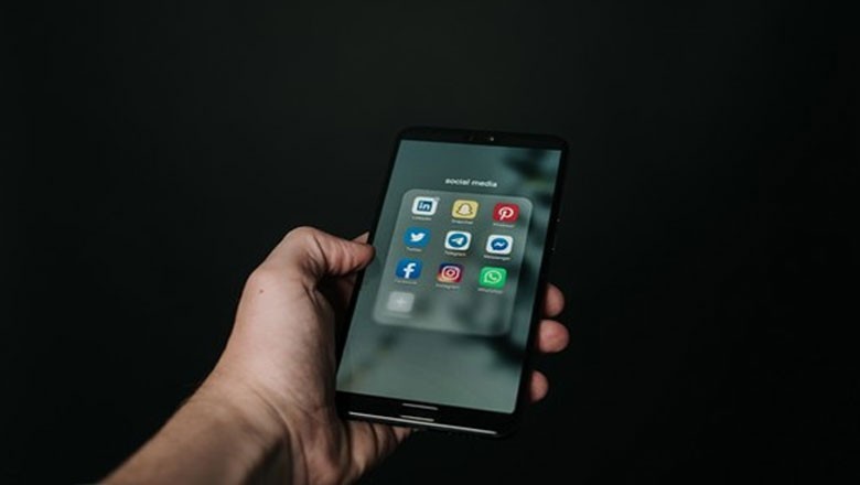 اے آئی اور سوشل میڈیا استعمال کرنے کیلیے 16 سال کی عمر لازمی قرار دینے پر غور