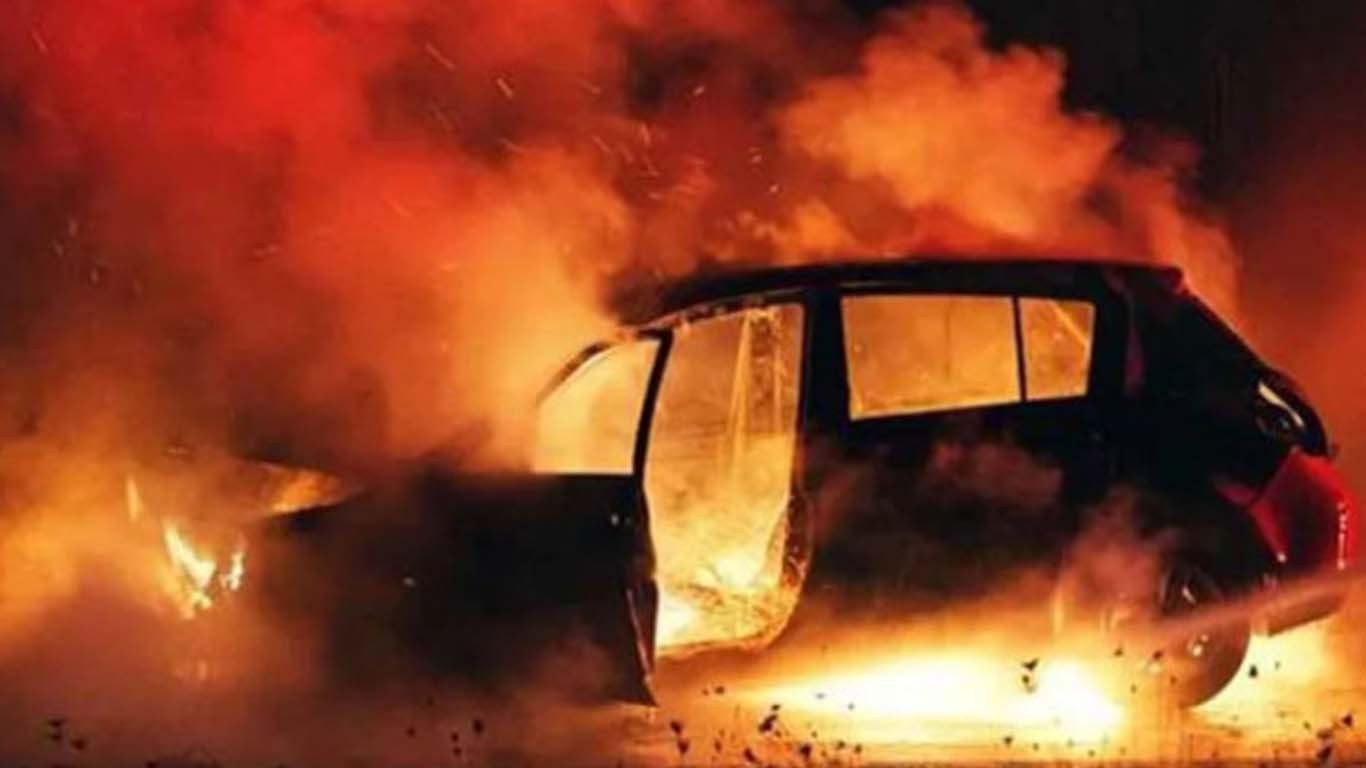 کراچی، گاڑی میں آتشزدگی سے زخمی ہونے والی 5 سالہ بچی چل بسی