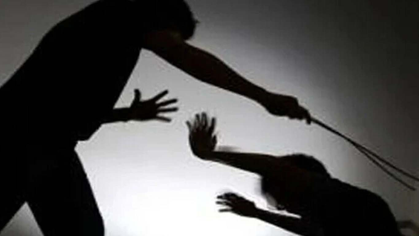 کراچی: مدرسے کے معلم نے معصوم طالبعلم کے سر کی ہڈیاں توڑ دیں