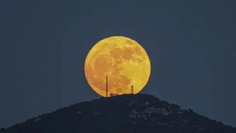 سال کے آخری سپرمون کا نظارہ آج ہوگا، پاکستان میں بھی دیکھا جائے گا