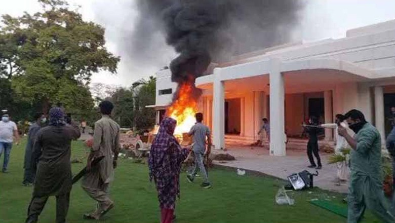 سانحہ 9 مئی، عمران خان سمیت تحریک انصاف کے 123 رہنماؤں کے بیرون ملک جانے پر پابندی