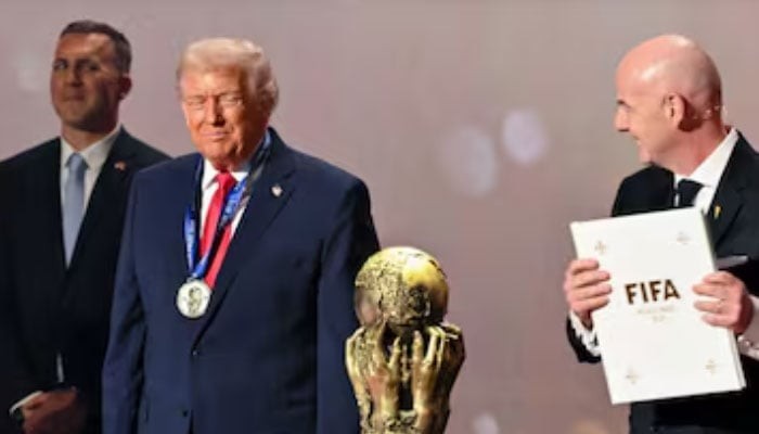 ٹرمپ کی خواہش ہوری، امن ایوارڈ مل گیا