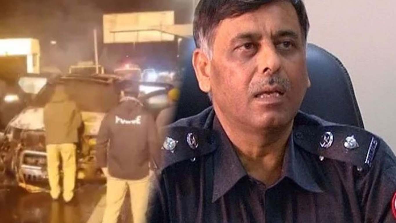 سابق ایس ایس پی راؤ انوار کی گاڑی میں آگ بھڑک اٹھی