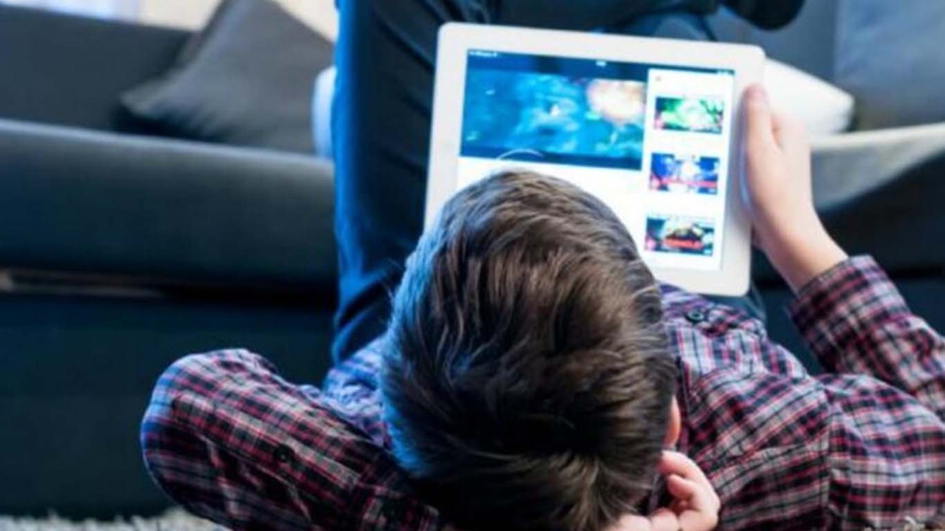 ایک اور ملک15 سال سے کم عمر بچوں پر سوشل میڈیا پابندی کیلئے تیار