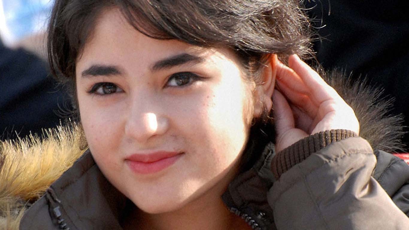 حجاب کی بے حرمتی، زائرہ وسیم بہار کے وزیر اعلیٰ پر برس پڑیں