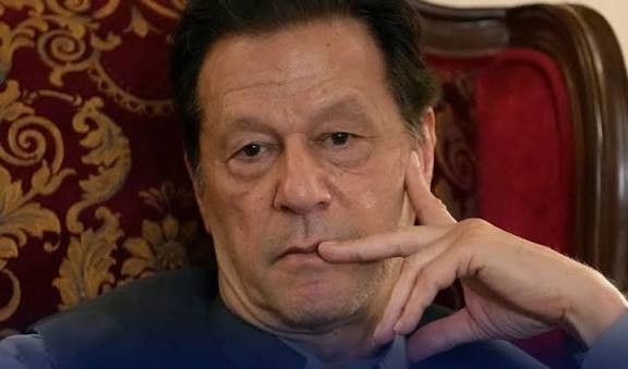 توشہ خانہ 2 کیس کی سزا سن کر عمران خان ہنسی نہ روک پائے، اہم ہدایت کردی