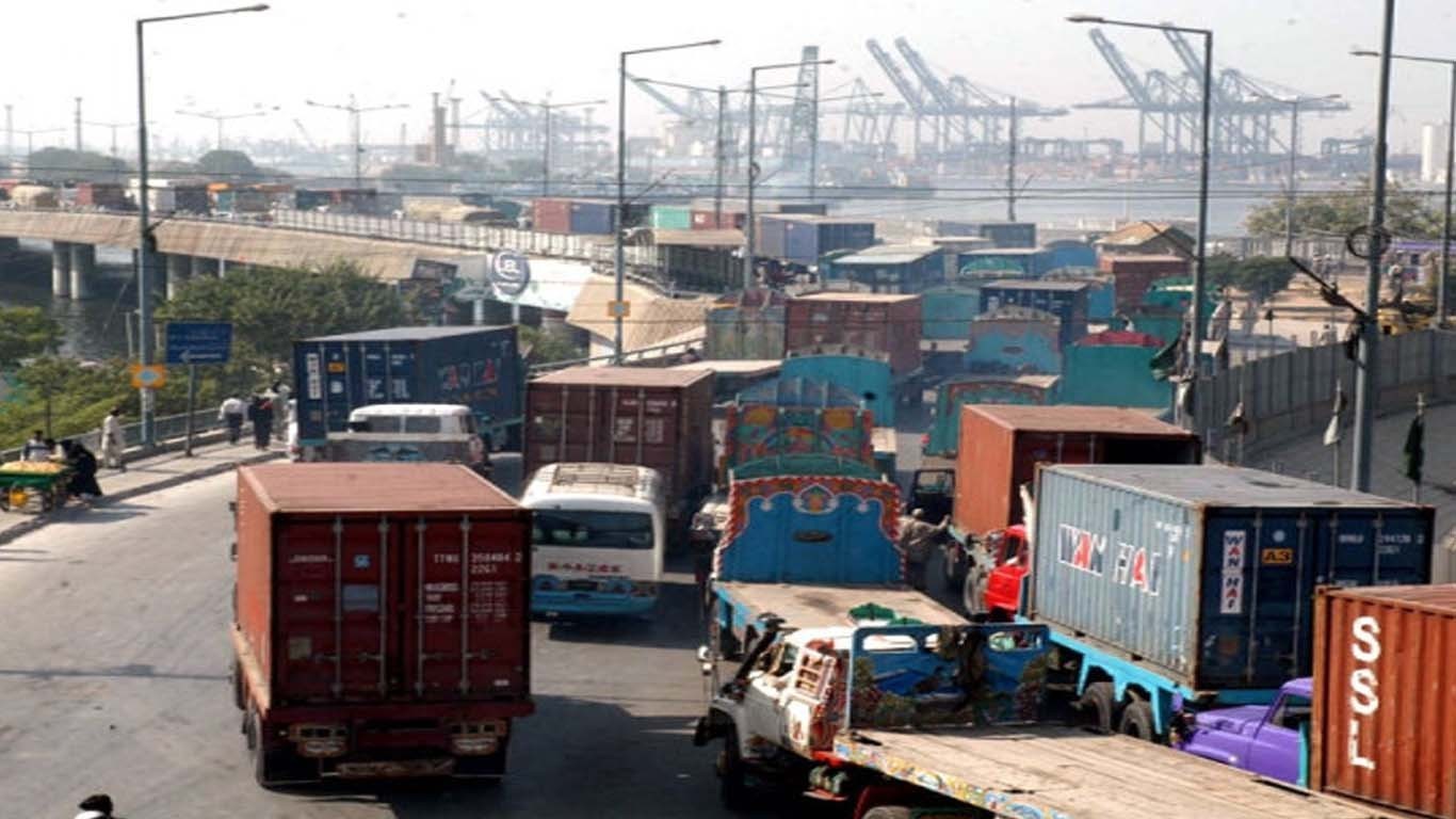 شہر قائد میں دن کے اوقات میں ہیوی ٹریفک کے داخلے پر پابندی