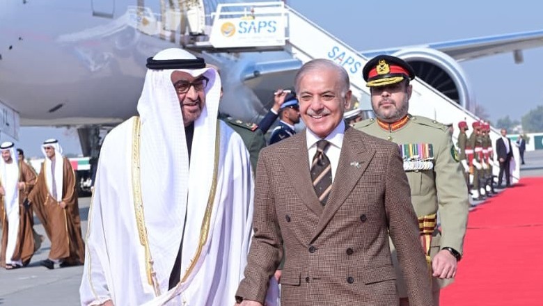 یو اے ای صدر پاکستان کا دورہ مکمل کر کے وطن واپس روانہ