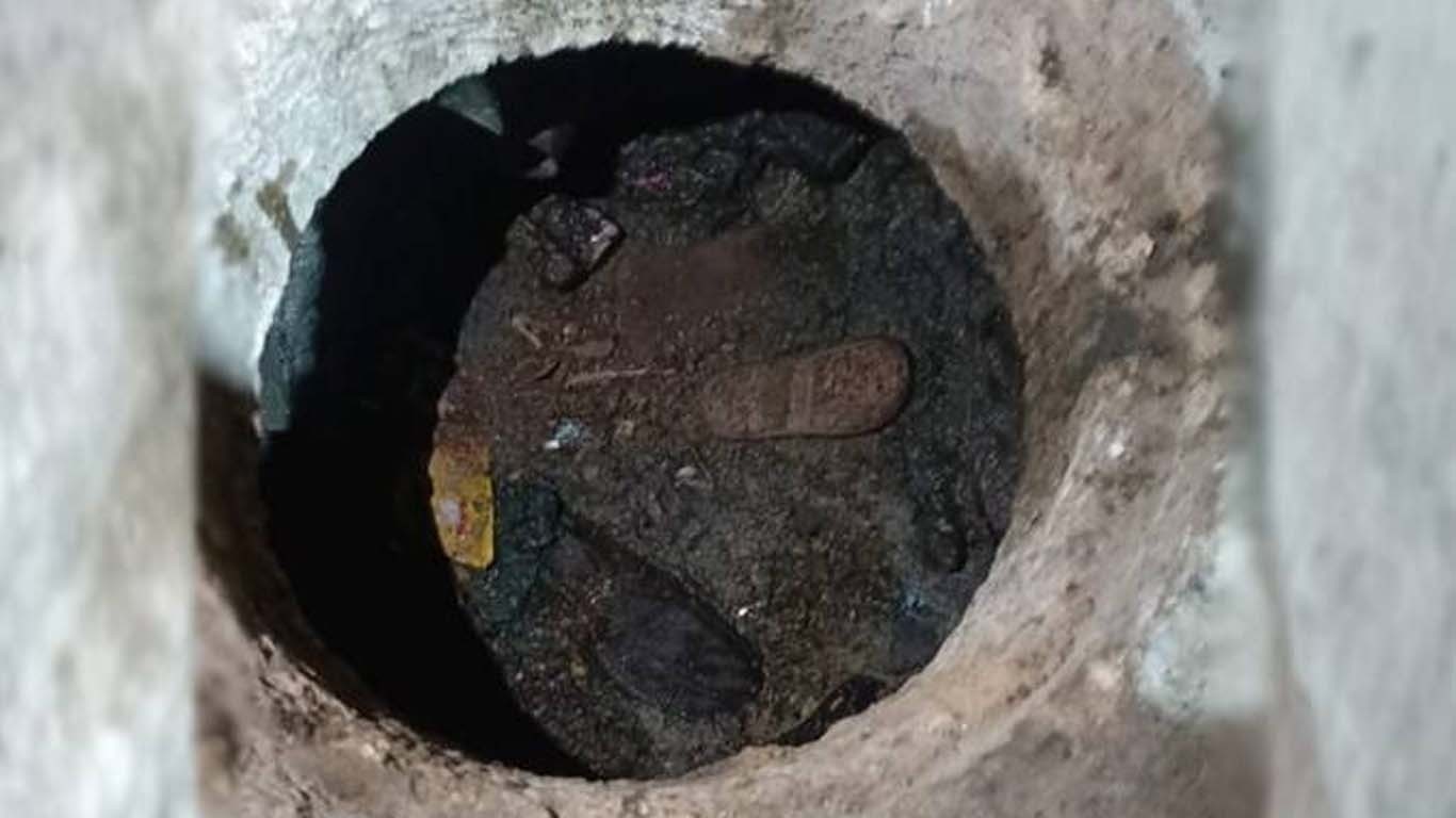 کراچی، کورنگی مہران ٹاؤن میں ایک اور بچہ مین ہول میں گر کر جاں بحق