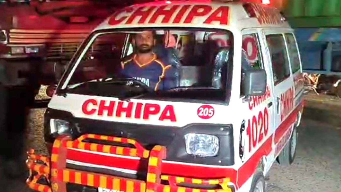 ٹریلر کی ٹکر سے موٹر سائیکل سوار 4 افراد جاں بحق