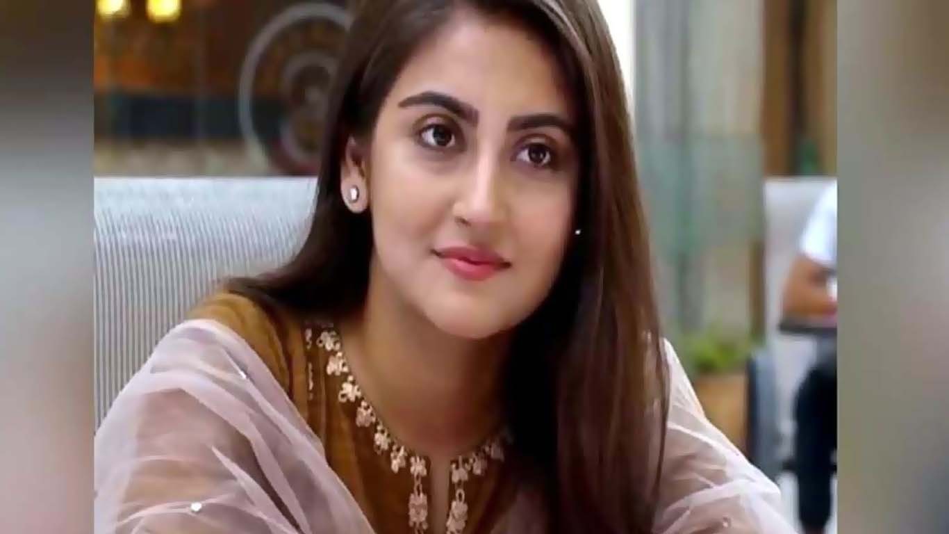 حبا بخاری نے سوشل میڈیا پر اپنے تین ناموں کی وجہ کیا بتائی؟