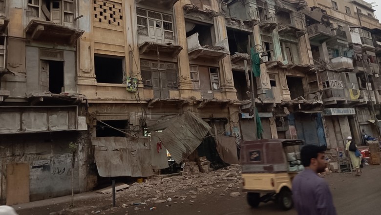کراچی کی مخدوش عمارتوں کو فوری منہدم کرنے کا فیصلہ