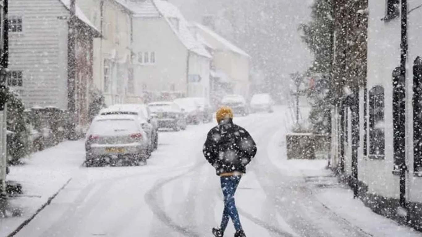 برطانیہ میں دہائی کی شدید ترین برفباری