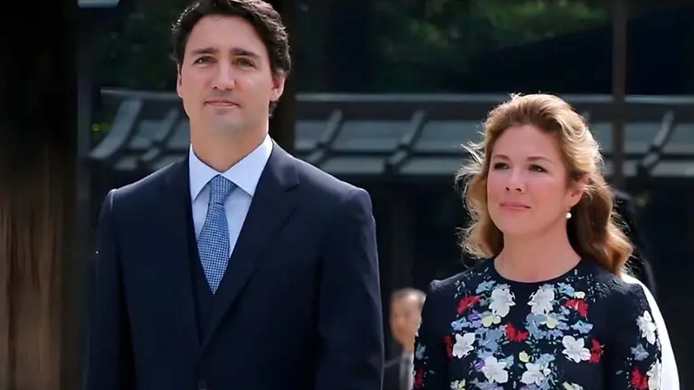 کیٹی پیری کی سابق کینیڈین وزیر اعظم کے ساتھ رومانوی تصاویر وائرل