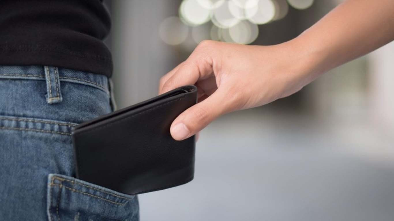 وزیر اعلی خیبر پختونخوا کی کراچی آمد، جیب کتروں کی چاندی ہوگئی