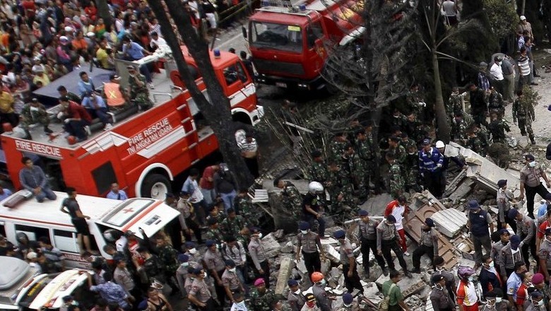 مسافر طیارہ گر کر تباہ، تمام مسافر ہلاک