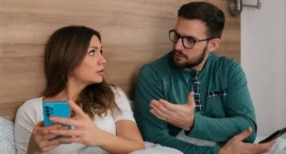 بیوی کو گھورنا، دوسری شادی کی دھمکی دینا یا زبردستی جوائنٹ فیملی میں رکھنا جرم ہوگا، بل منظور