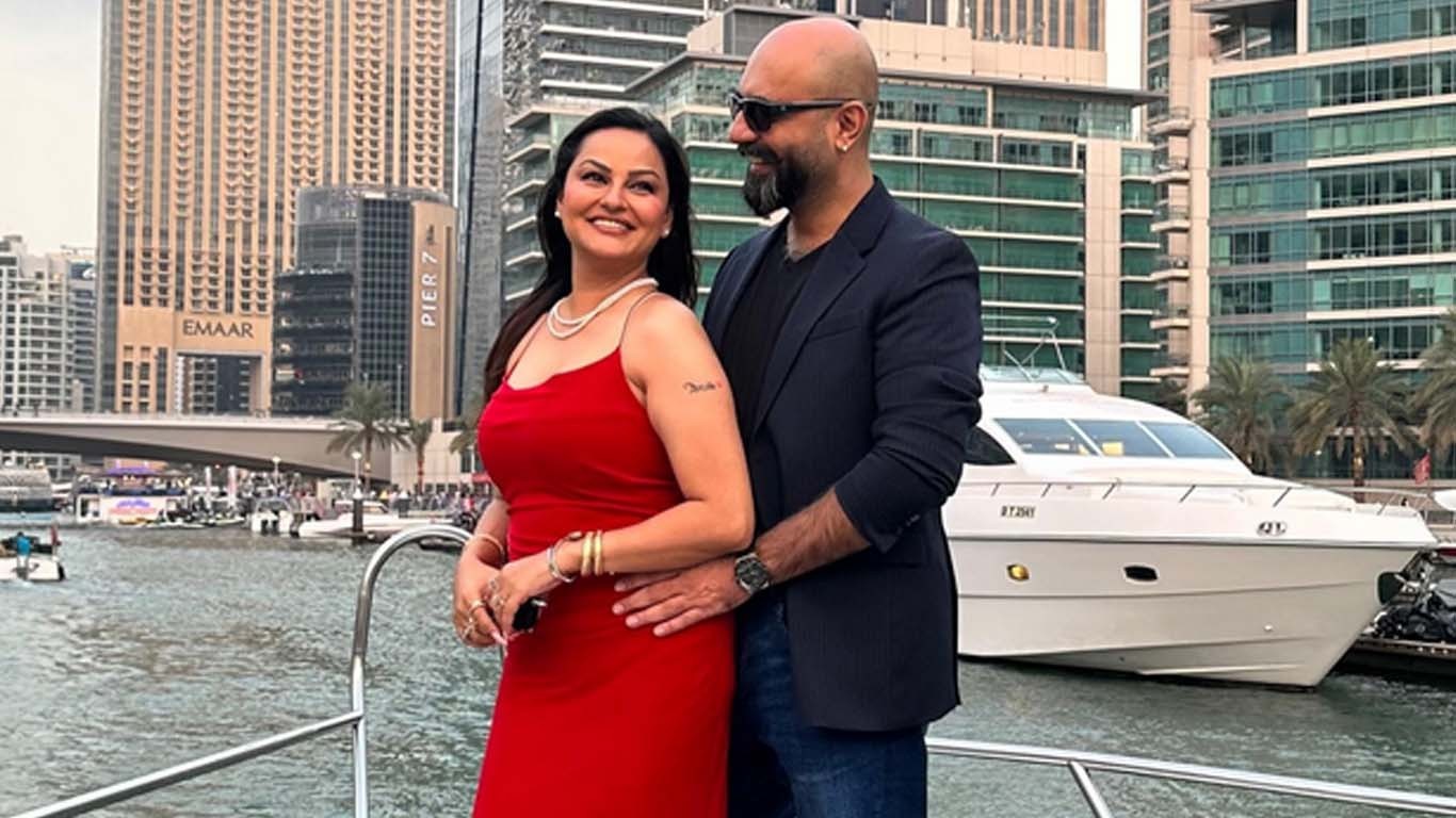 جویریہ عباسی کا بولڈ فوٹو شوٹ، تنقید کی زد میں آگئیں