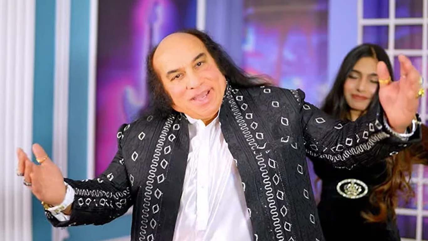 چاہت فتح نے حدیقہ کیانی کا گیت کاپی کرکے بسنت کا گانا بنا دیا