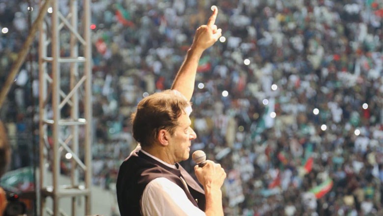 بیرک کے اطراف 10 کیمرے، عمران خان کے جیل میں حالات کیسے ہیں؟ تہلکہ خیز تفصیلات