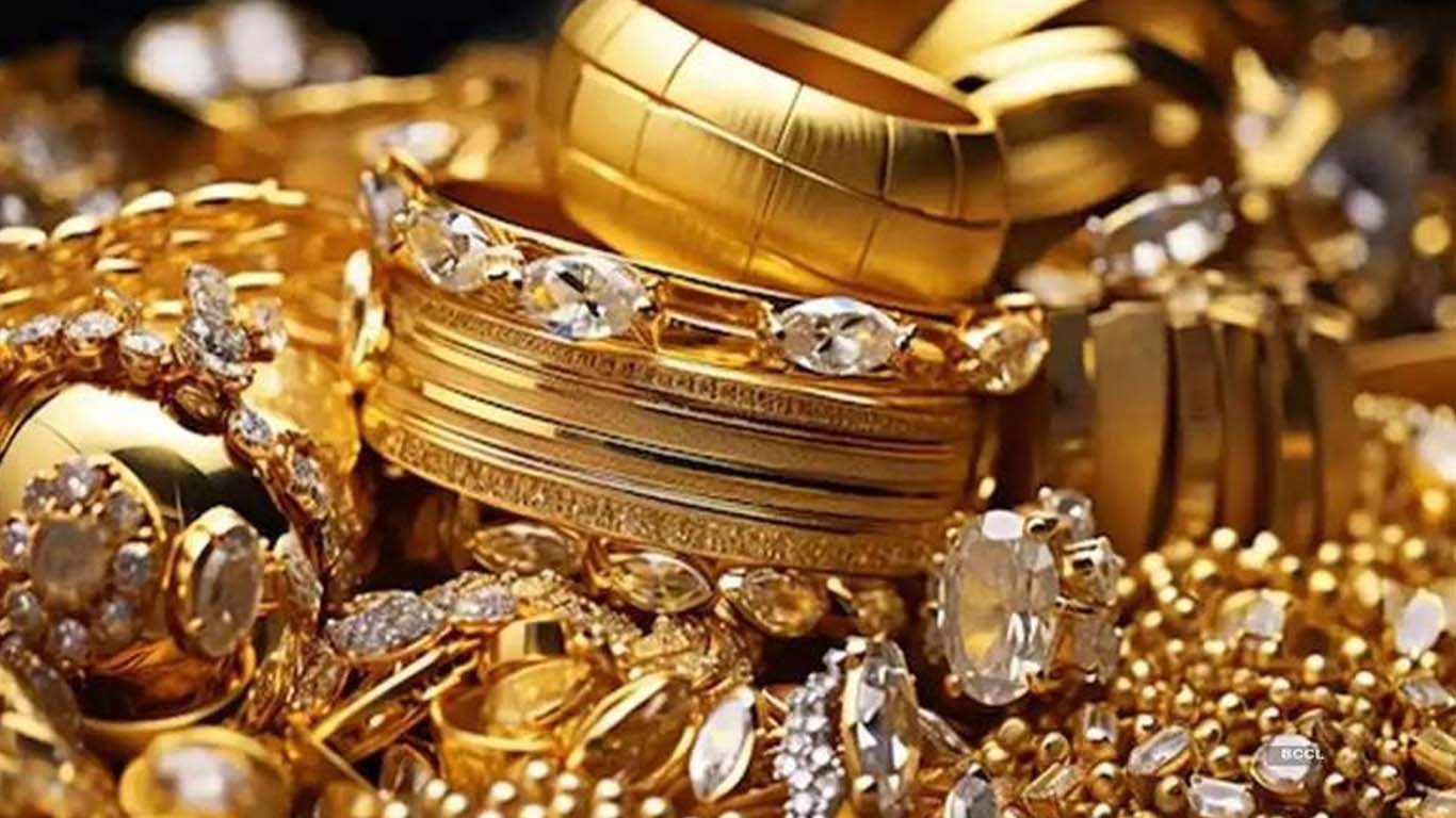 سونے کی قیمت 8600 روپے کم ہوگئی