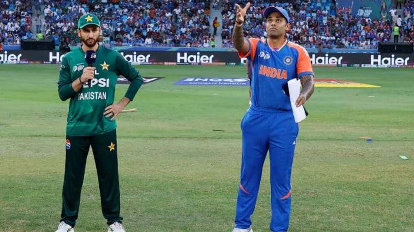 پاک بھارت ٹاکرا، پاکستان کا ٹاس جیت کر پہلے فیلڈنگ کا فیصلہ