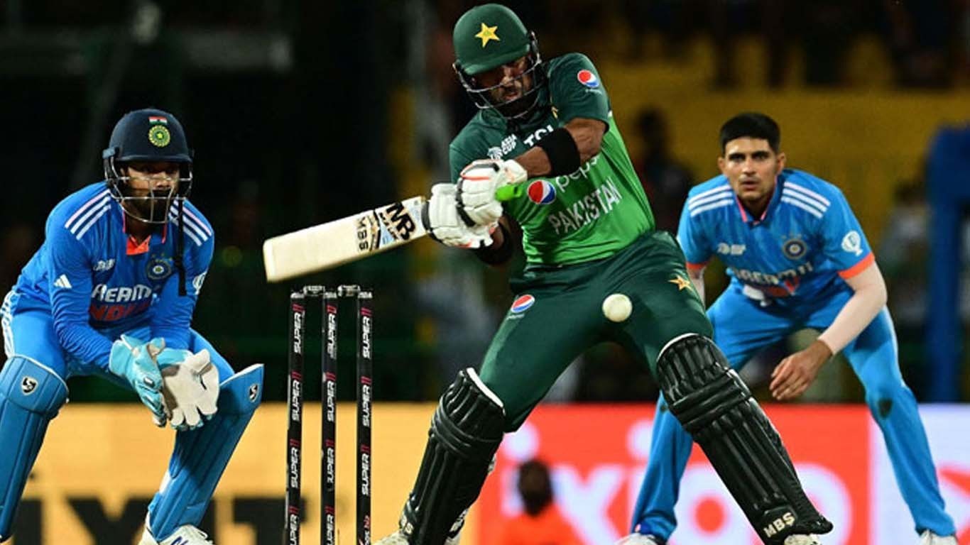 ٹی ٹوئنٹی ورلڈ کپ، پاکستان کی بیٹنگ لائن ہدف کے تعاقب میں لڑ کھڑا گئی