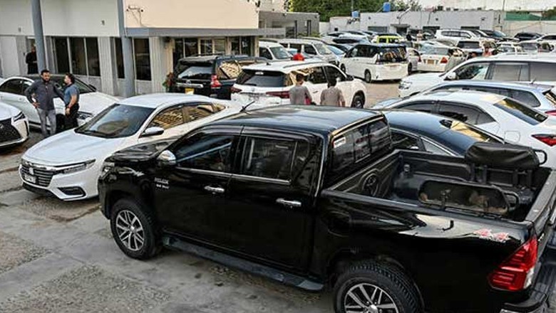 10 ارب طیارے کے بعد پنجاب حکومت کا وزرا اور بیورو کریٹس کیلیے 1 ارب 14 کروڑ مالیت کی گاڑیاں خریدنے کا فیصلہ