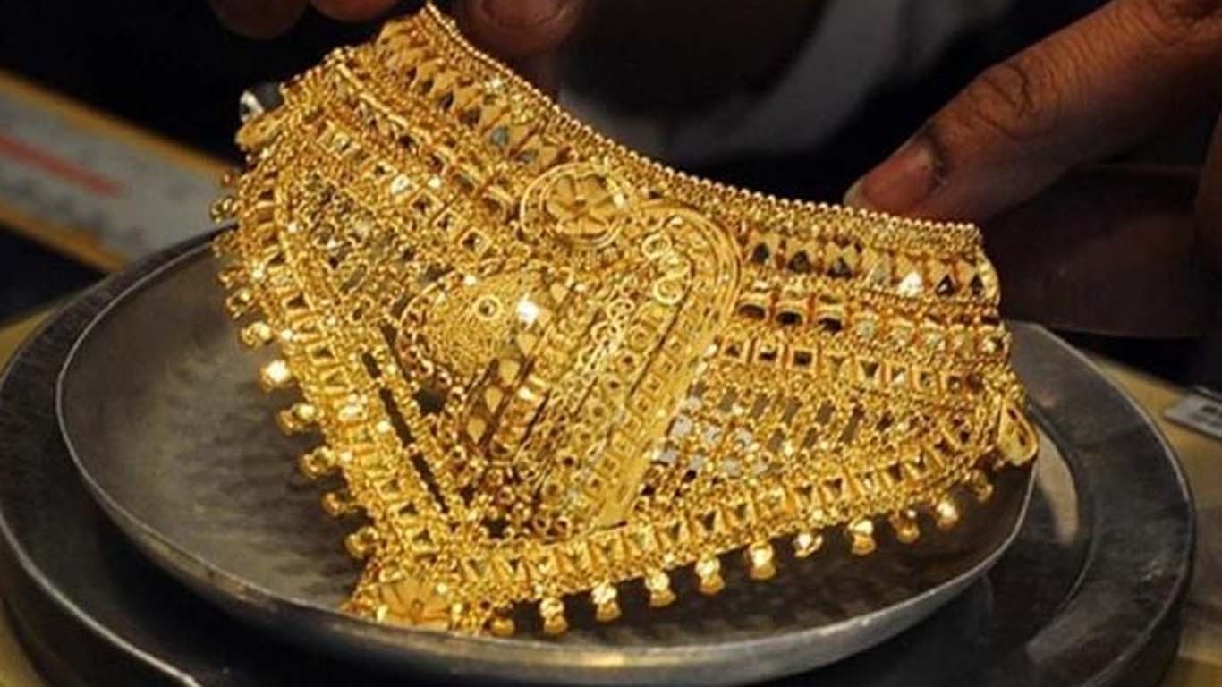 سونے کی قیمت میں آج ہزاروں روپے کی کمی