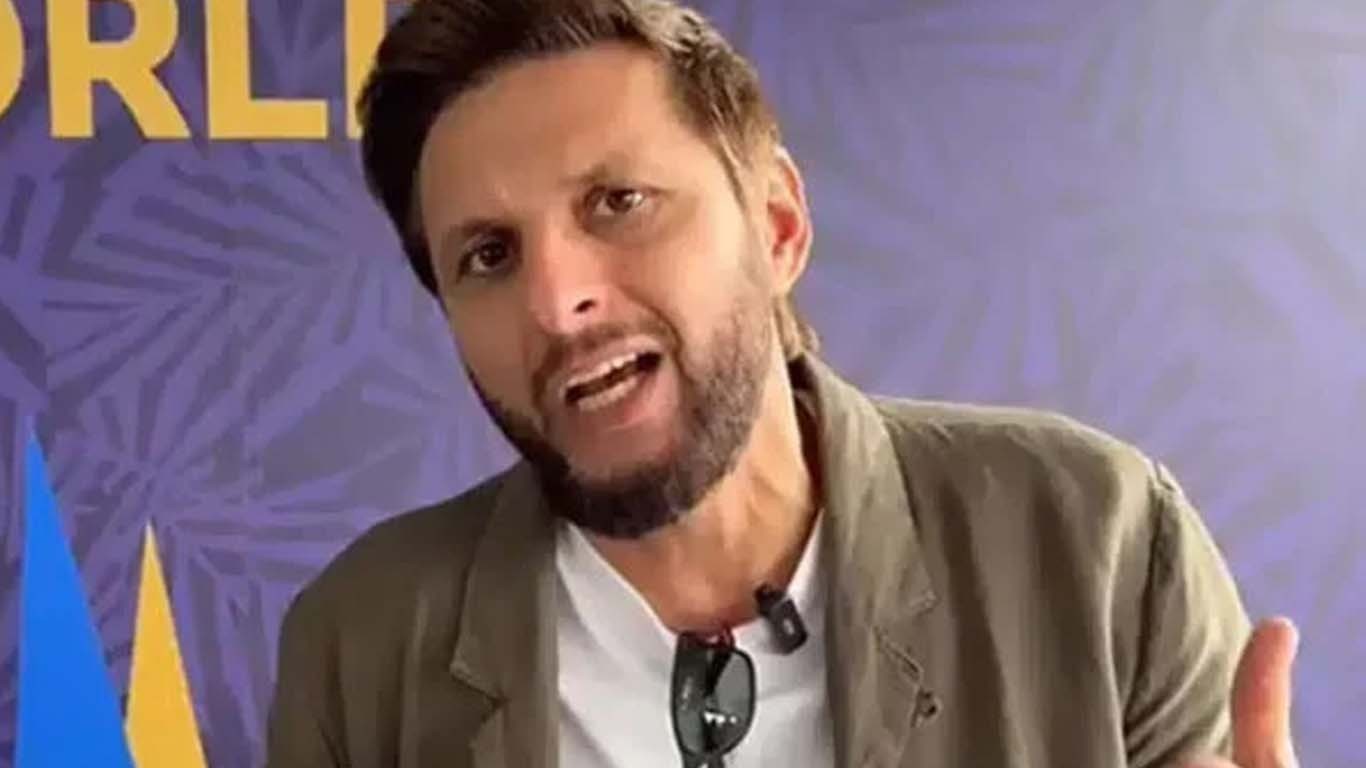 شاہد آفریدی نے پاکستان ٹیم کی مسلسل شکستوں کی وجہ بتادی