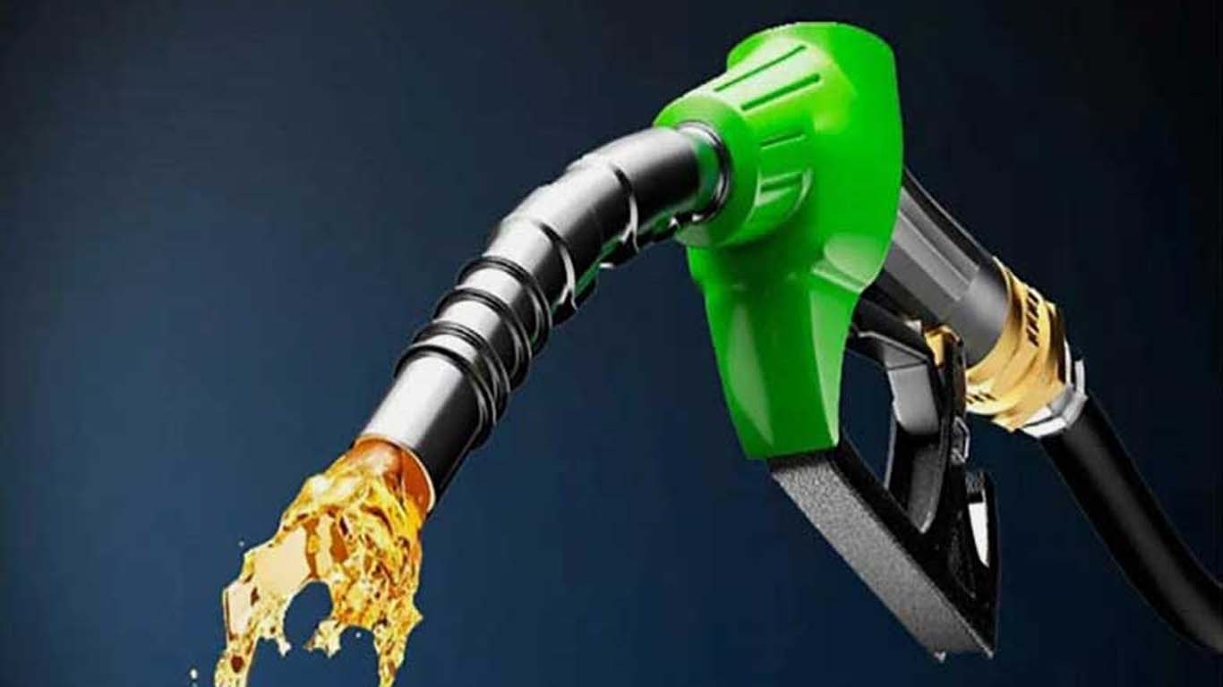 حکومت نے عوام پر پیٹرول بم گرادیا، نئی قیمت 458 روپے 40 پیسے فی لیٹر