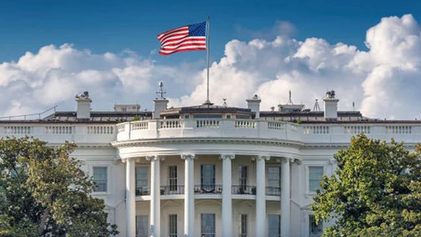 ٹرمپ امریکا کو تباہ کن ڈیل میں نہیں دھکیلیں گے، وائٹ ہاؤس