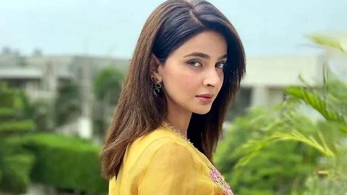 نمرہ شاہد نے صبا قمر کو پاکستان کی مائیکل جیکسن قرار دے دیا