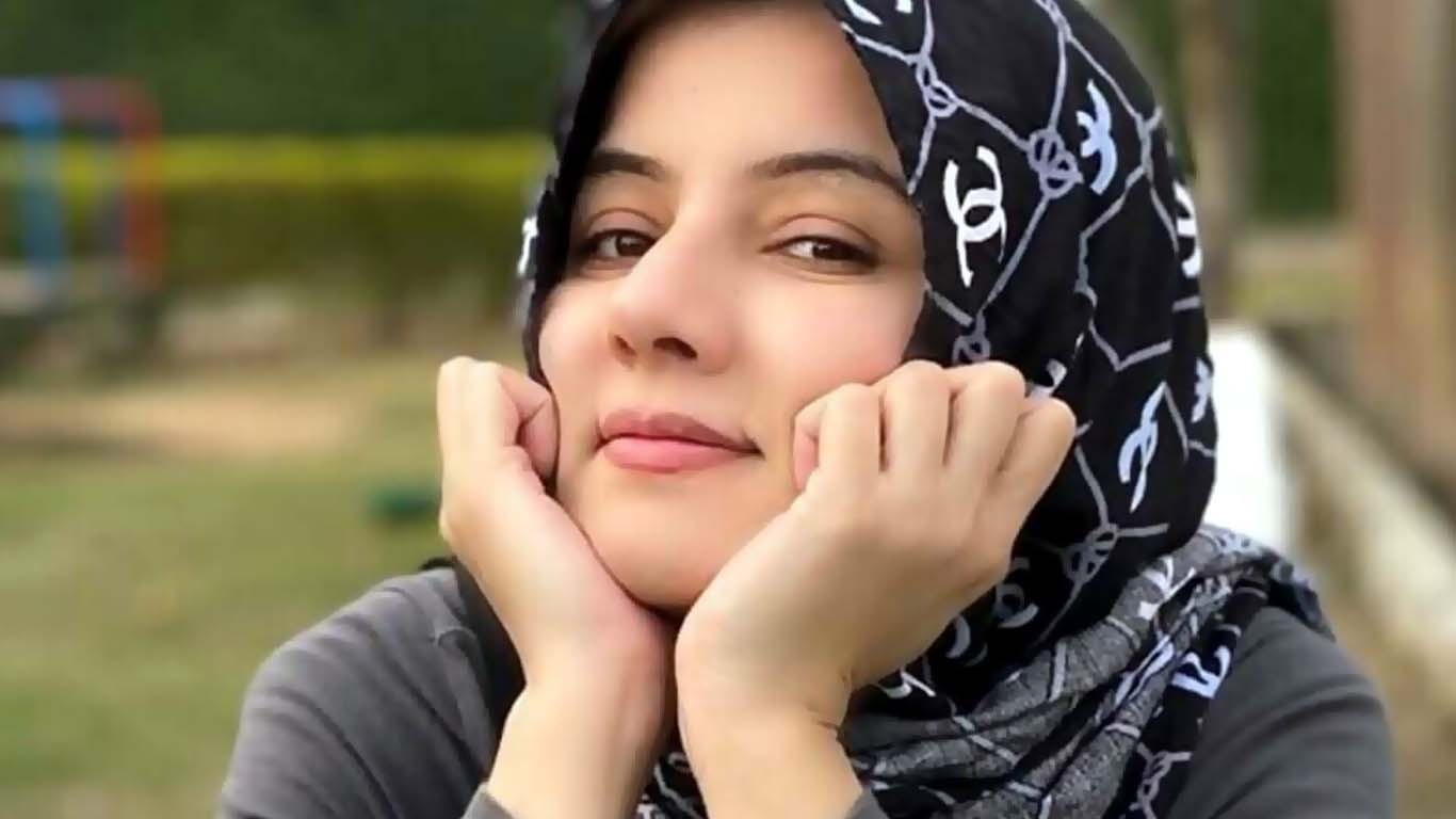 شوبز میں دوبارہ کام کی پیشکش، رابی پیرزادہ کا جواب سامنے آگیا