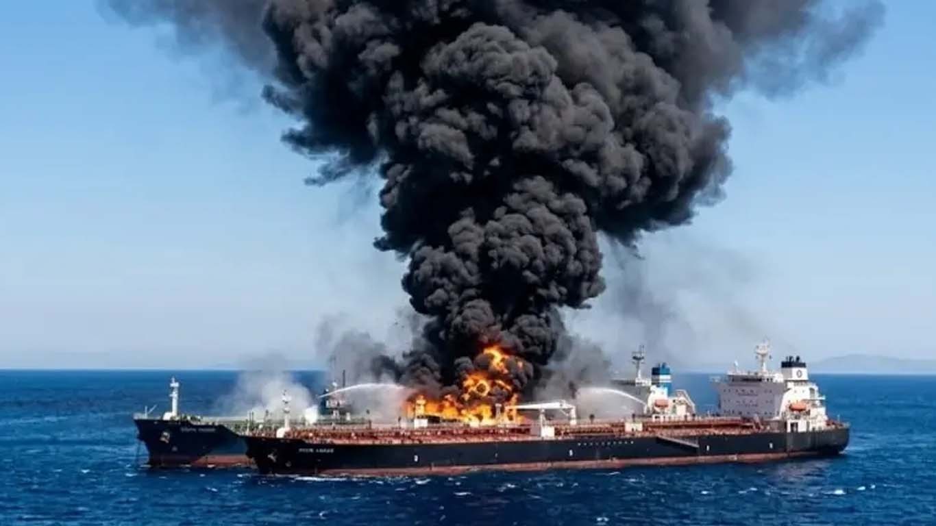 خلیجِ فارس میں بھارتی جہازوں پر تیسرا حملہ