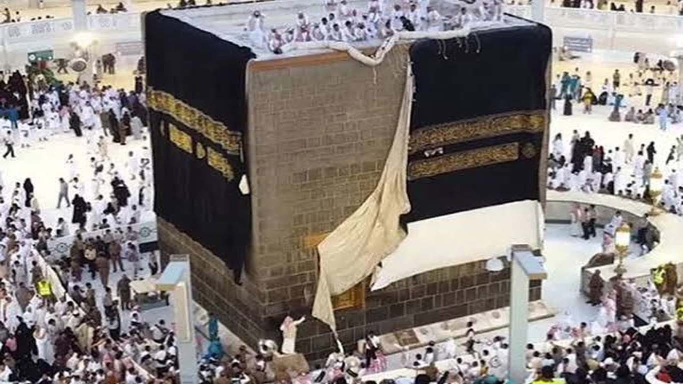 آج رات کعبۃ اللہ کا غلاف تبدیل کیا جائے گا، روح پرور تقریب کی تیاریاں مکمل