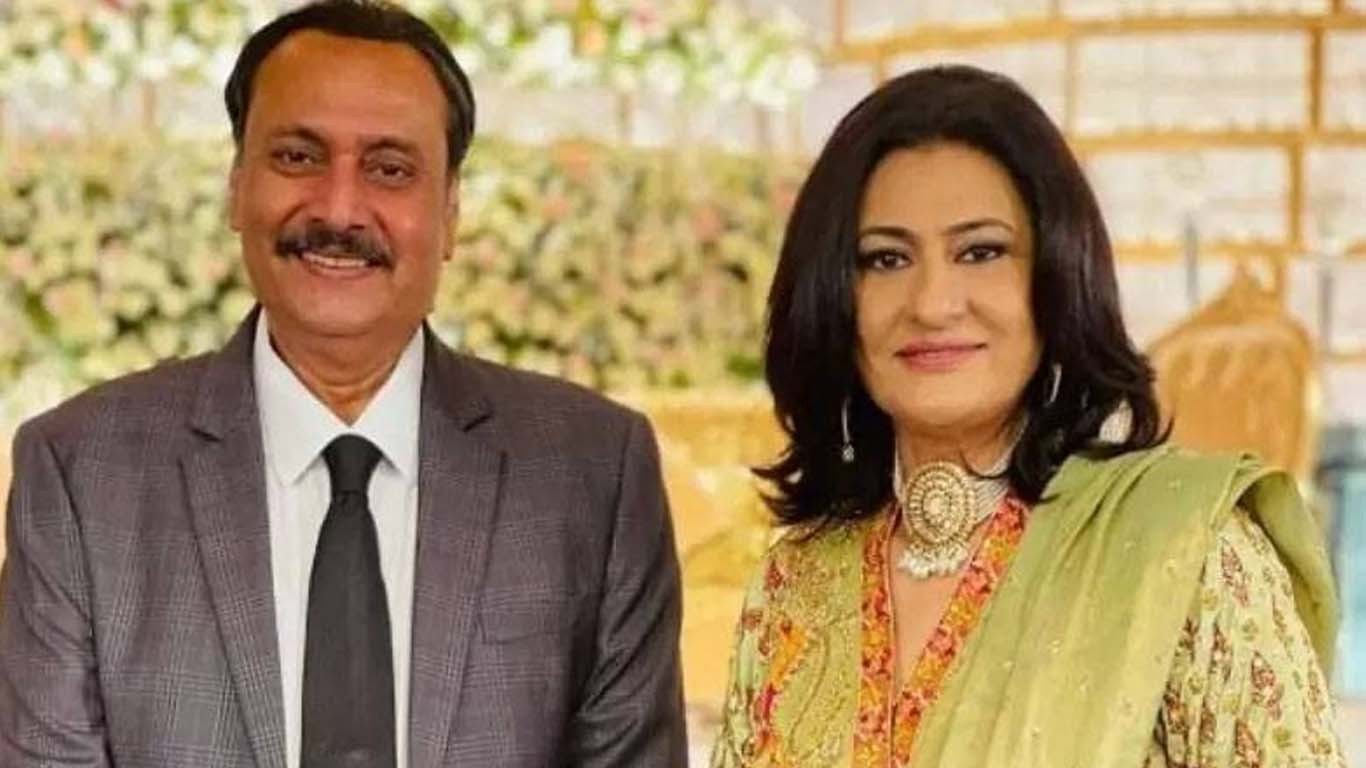 اداکار وسیم عباس نے صبا حمید سے طلاق کی تصدیق کردی