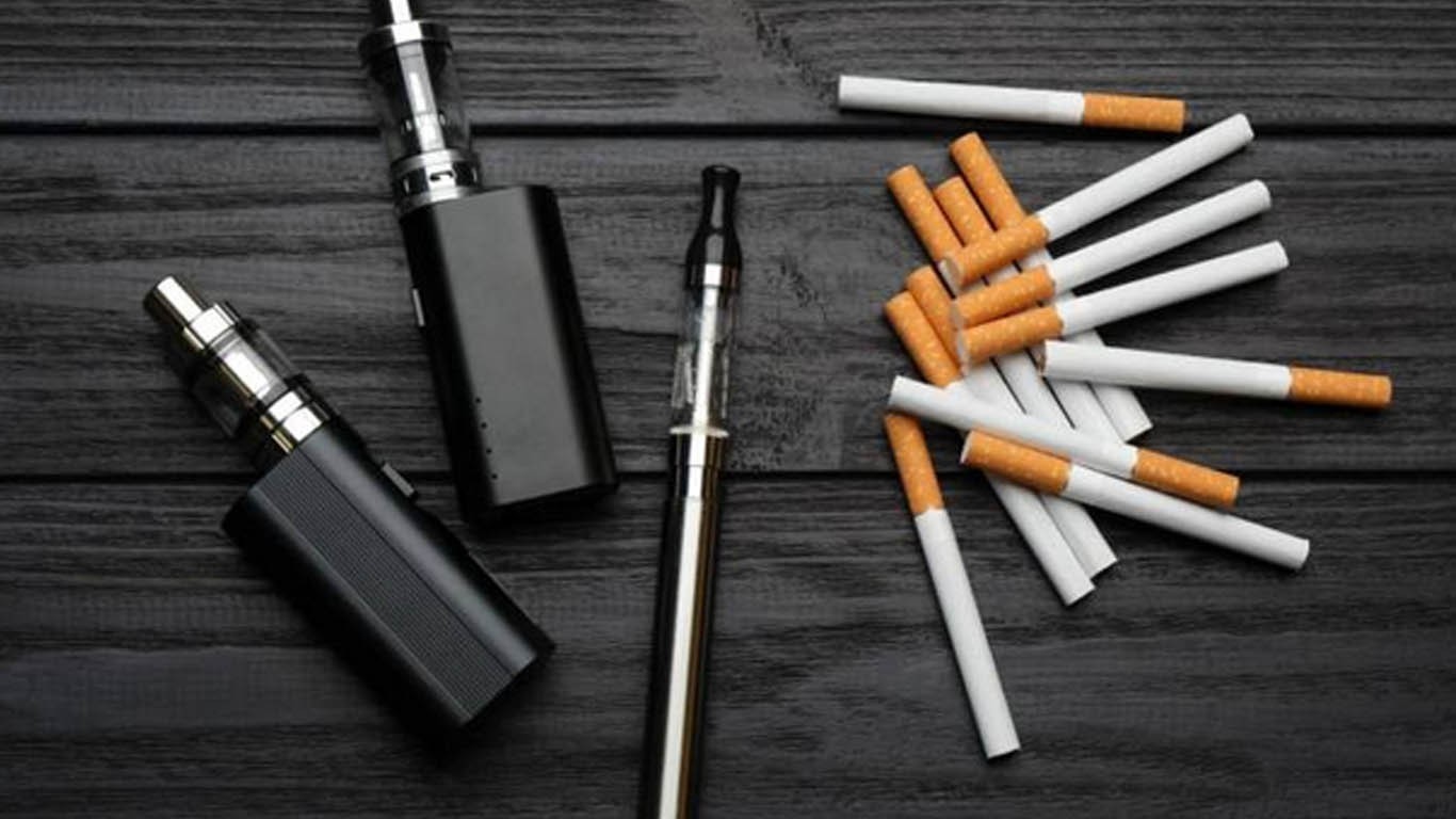 ویپنگ یا سگریٹ میں سے کیا زیادہ خطرناک ہے؟