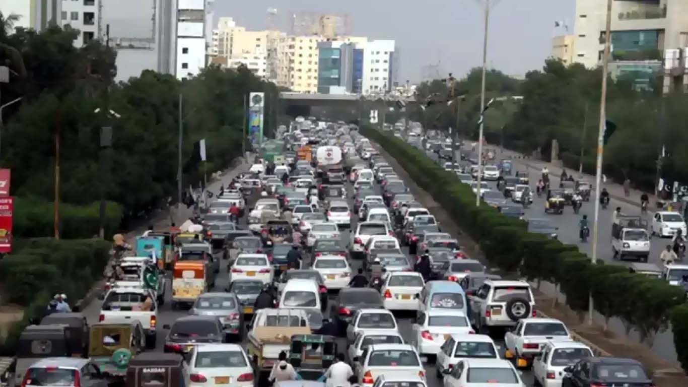 گاڑیوں کی نمبر پلیٹس سے چھیڑ چھاڑ کرنے والوں کیخلاف کریک ڈائون مزید سخت