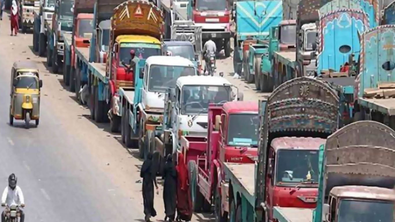 گڈز ٹرانسپورٹرز کا غیر معینہ مدت تک ملک گیر ہڑتال کا اعلان