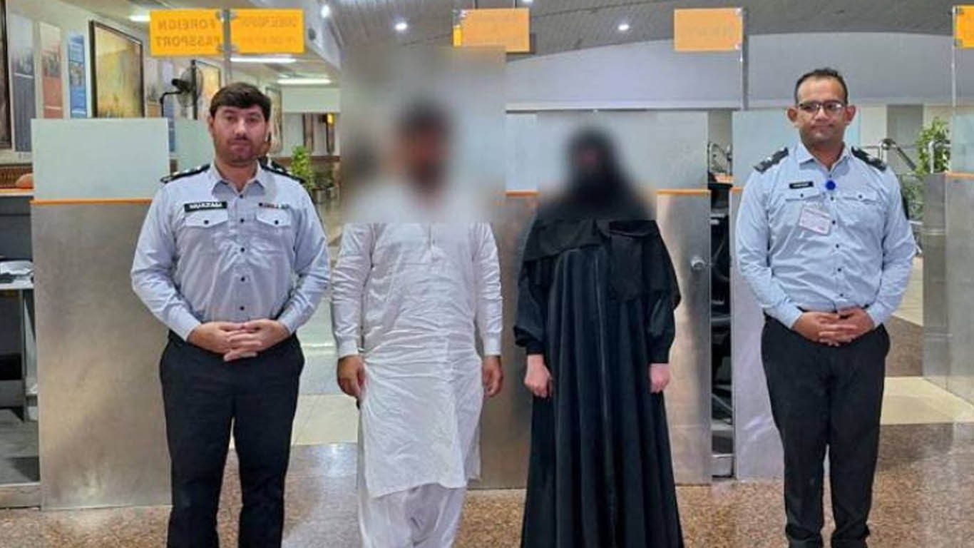 عمرے کی آڑ میں جسم فروشی کیلئے انسانی اسمگلنگ، 2  مسافر گرفتار