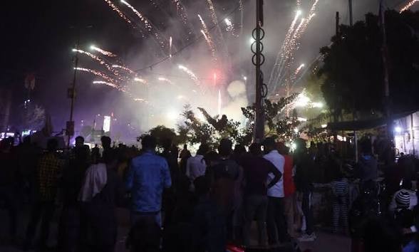 جشن آزادی، کراچی میں ہوائی فائرنگ سے خاتون جاں بحق، 50 زخمی