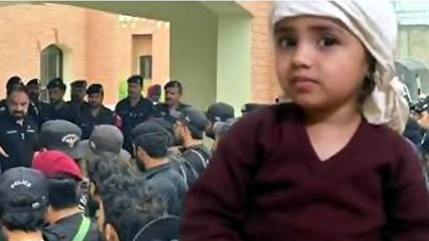 ہری پور میں زیادتی کا شکار پانچ سالہ بچی آیت نور کی نماز جنازہ ادا کردی گئی
