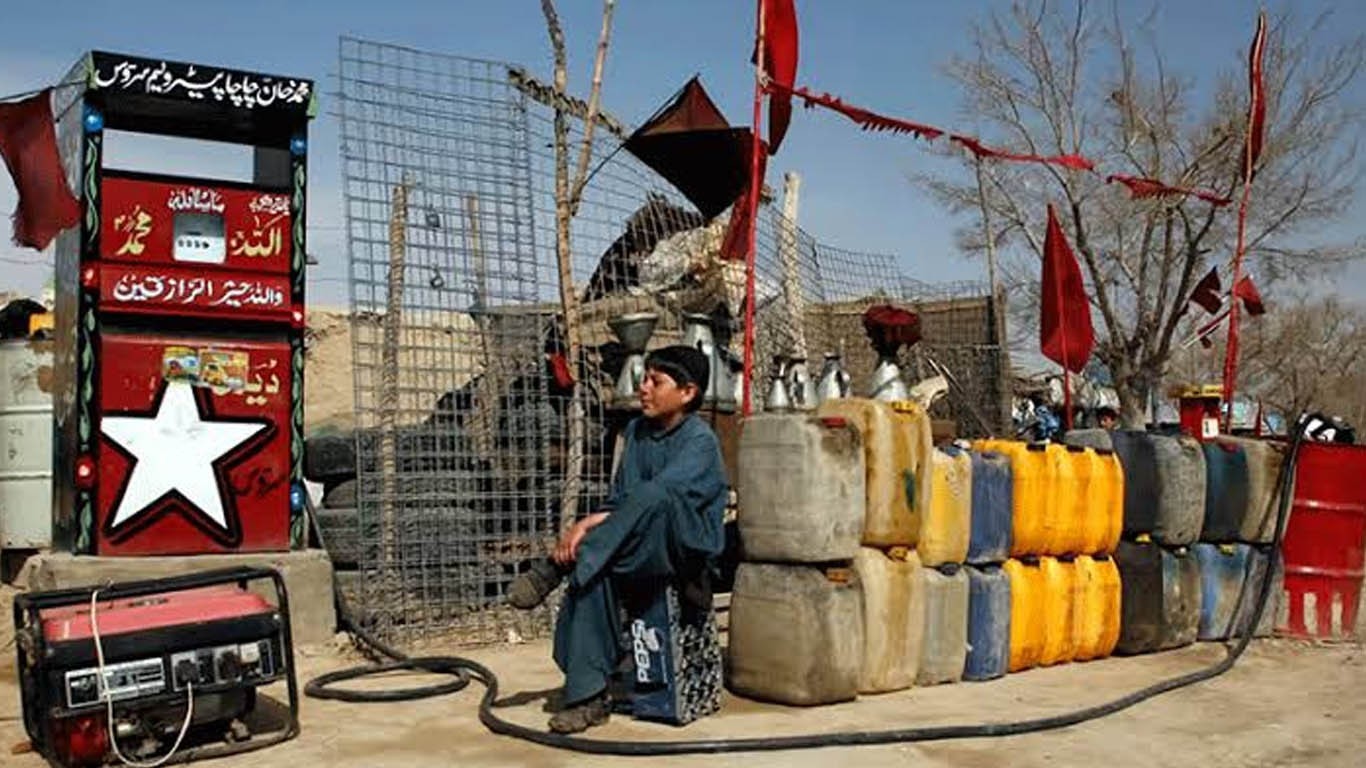 ایران : زیادہ پیٹرول استعمال کرنیوالے صارفین کیلئے قیمتوں میں اضافہ