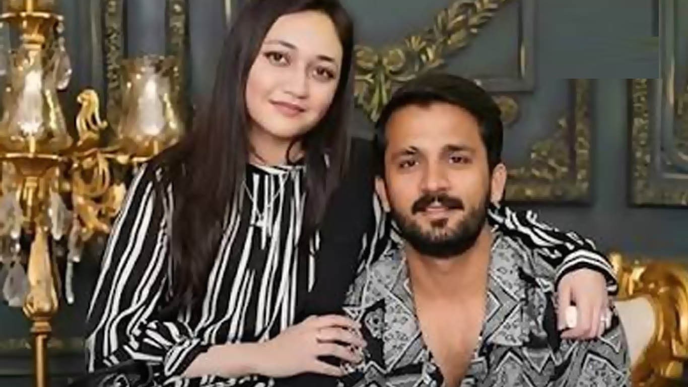 رجب بٹ نے پھر ایمان اسد کو ہتکِ عزت کا قانونی نوٹس بھجوا دیا